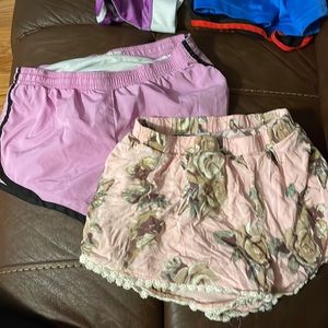 Girls shorts size xs/ small fit the same